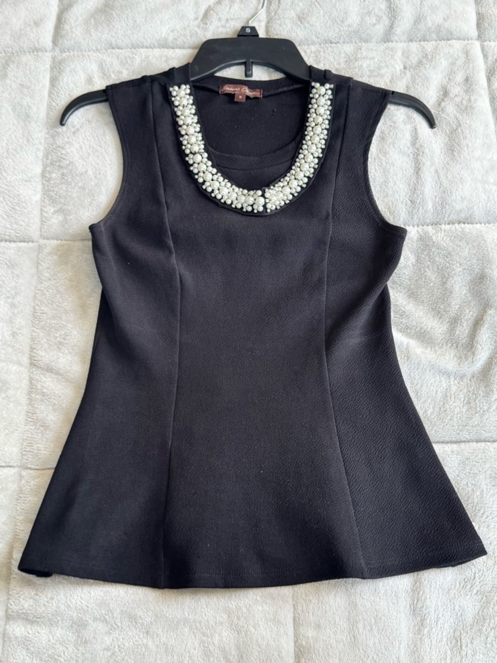 Black Sleeveless Pearl-Trim Blouse -